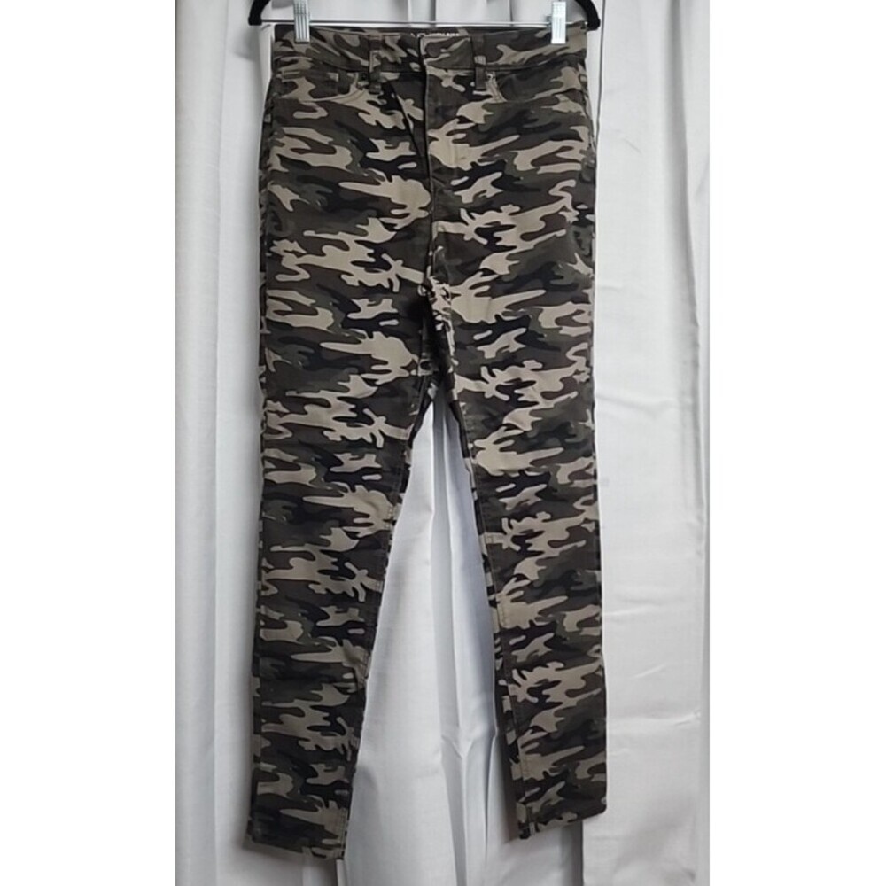 No Boundaries Women's Juniors' Size 11 Camo High Rise Skinny Pants